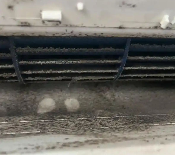 永济空调吹的风有股烧焦味是怎么回事